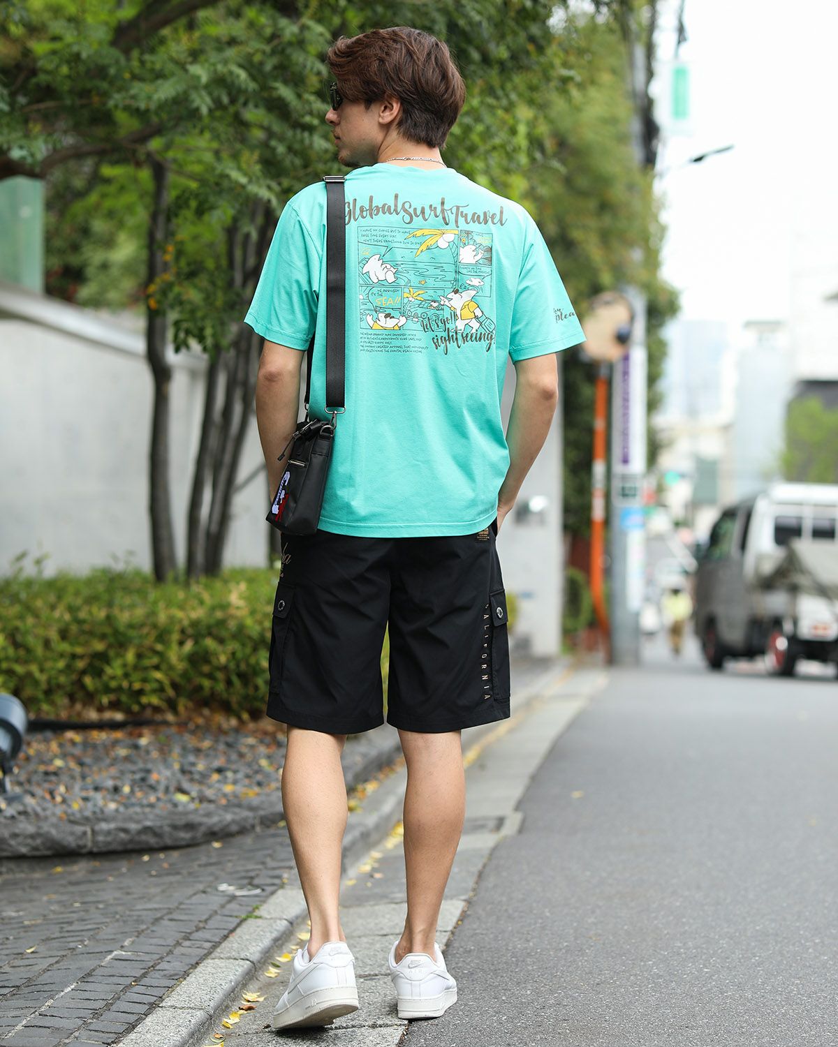 エメラルドグリーン：180cm/70kg(Lサイズ着用)