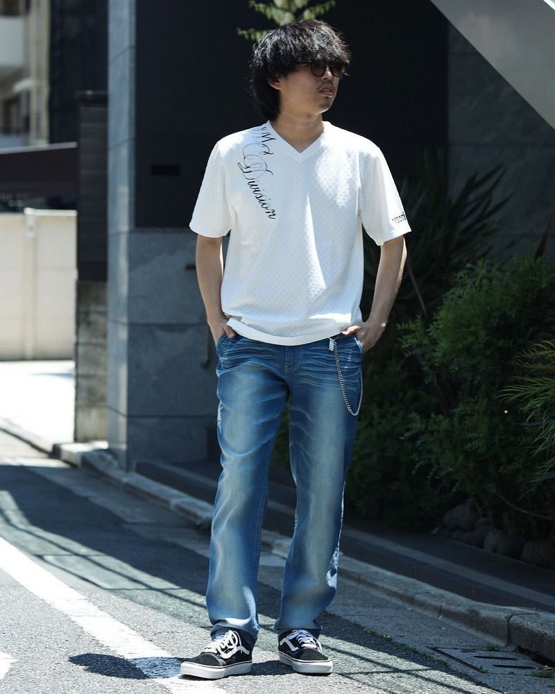 インディゴ:173cm/63kg(Lサイズ着用)