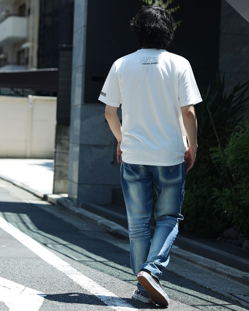 インディゴ:173cm/63kg(Lサイズ着用)