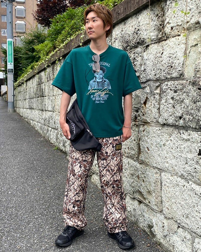ブラック