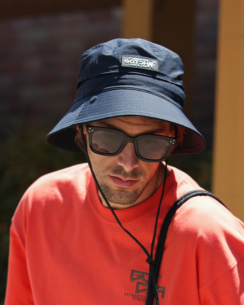 ダークネイビー