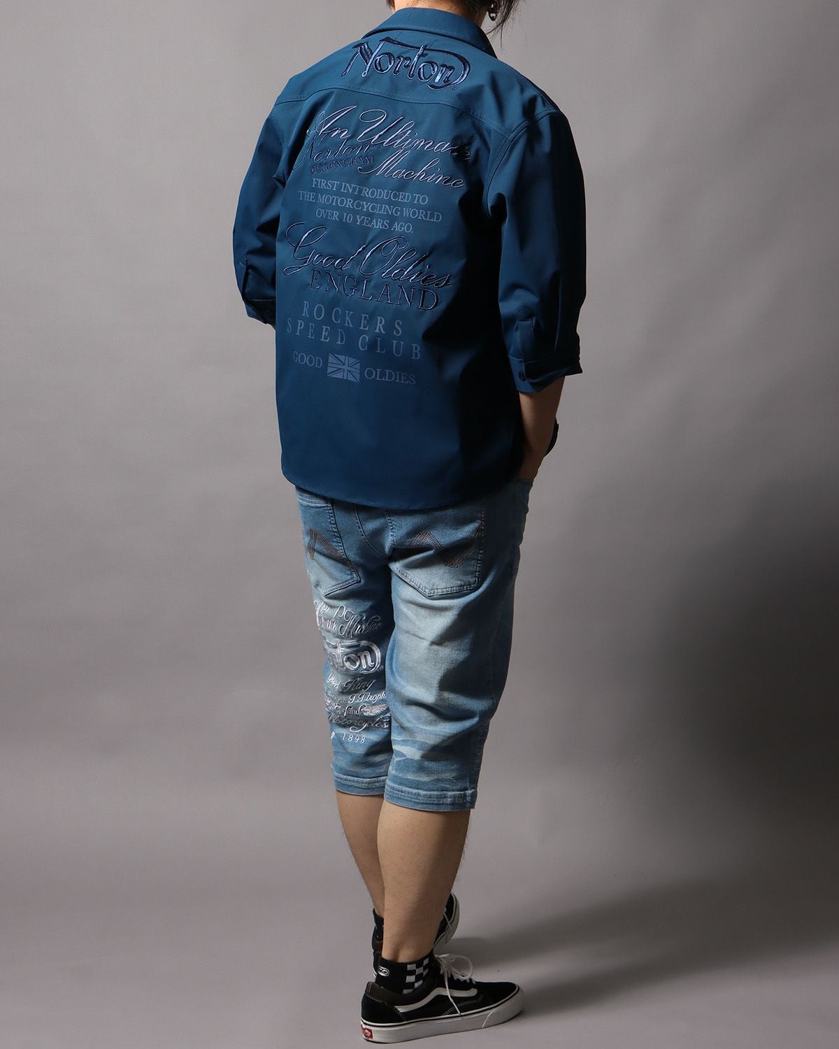 ブルー：178cm/75kg(Lサイズ着用)