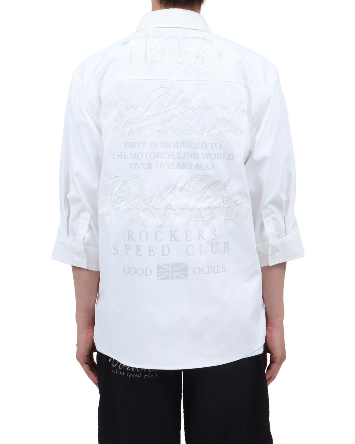 ホワイト：174cm62kg(Lサイズ着用)