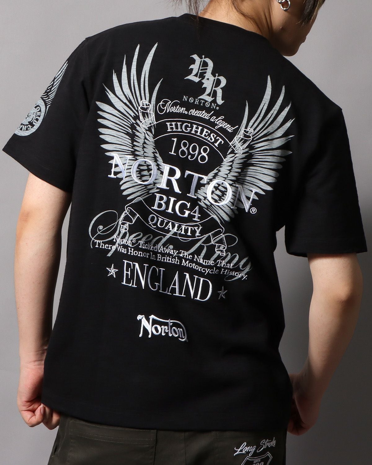 ブラック：178cm/75kg(Lサイズ着用)