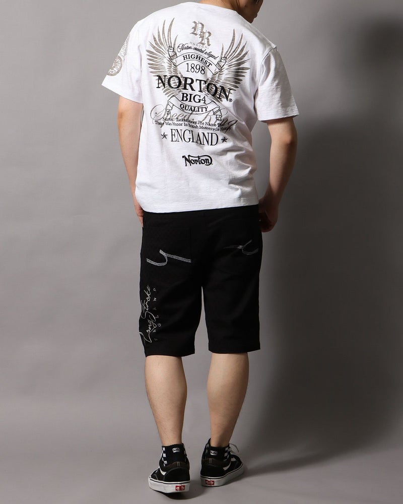 ホワイト：178cm/75kg(Lサイズ着用)
