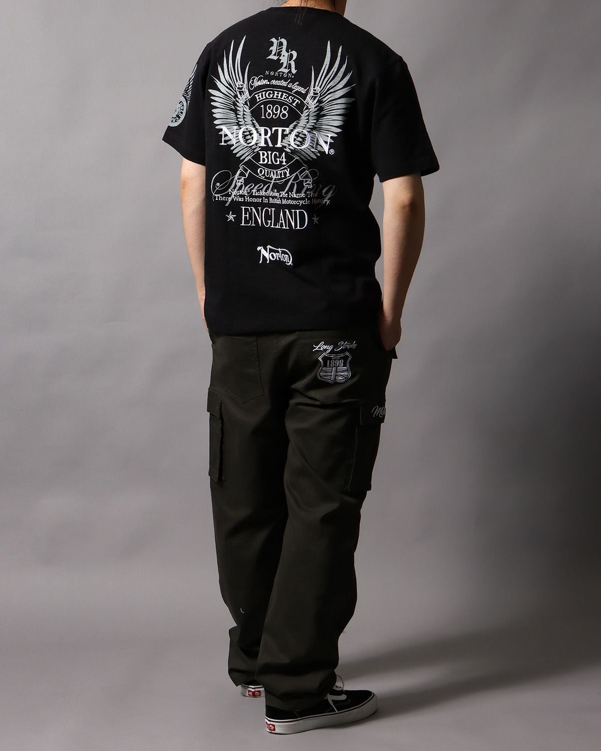 ブラック：178cm/75kg(Lサイズ着用)