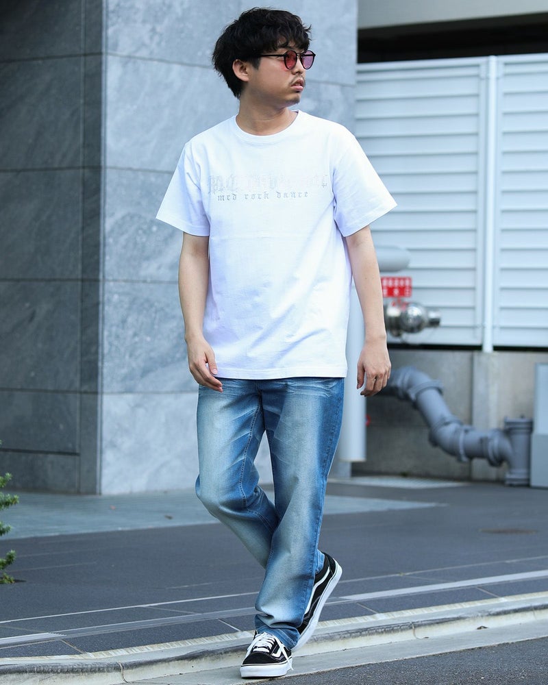 ホワイト:173cm/63kg(Lサイズ着用)