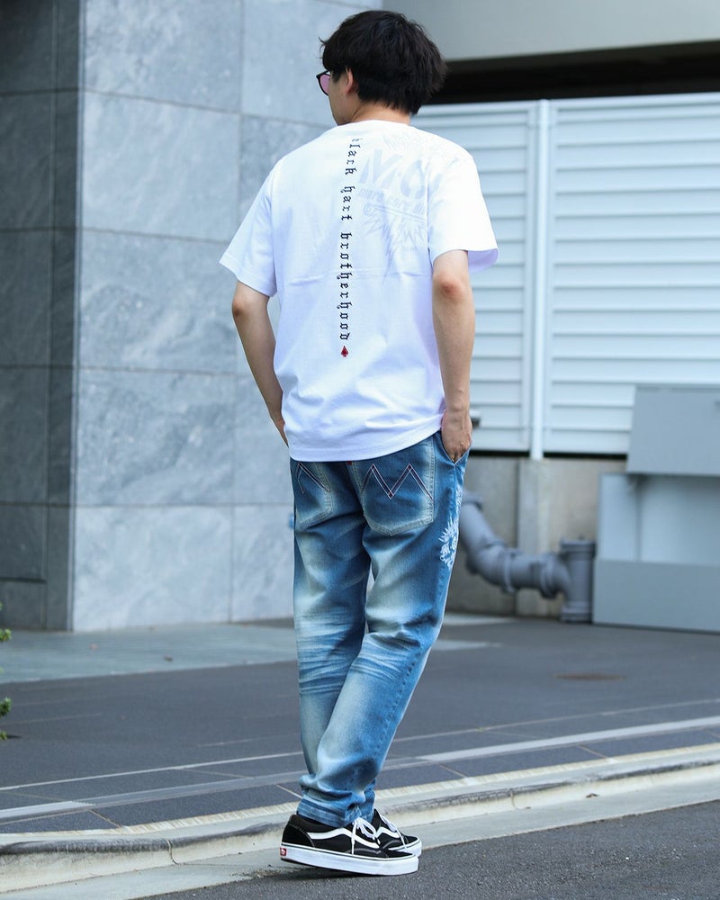 ホワイト:173cm/63kg(Lサイズ着用)