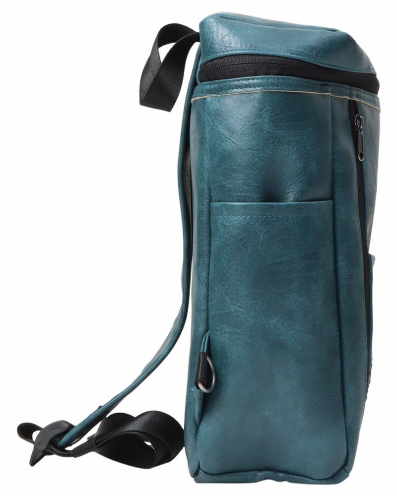 エメラルドグリーン