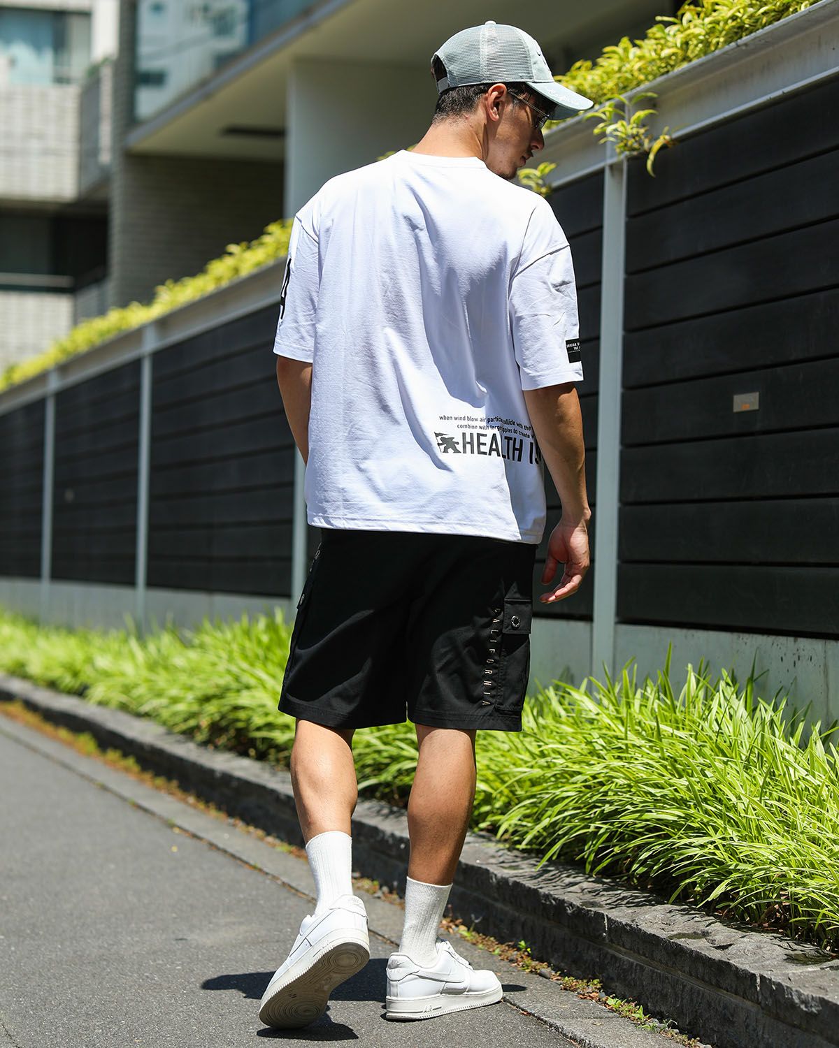 ホワイト：180cm/70kg(Lサイズ着用)