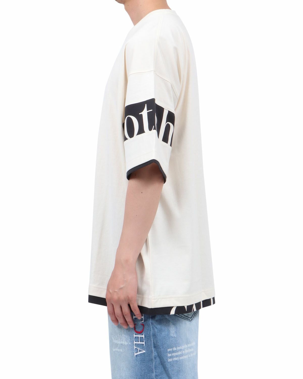 オフホワイト：174cm62kg(Lサイズ着用)