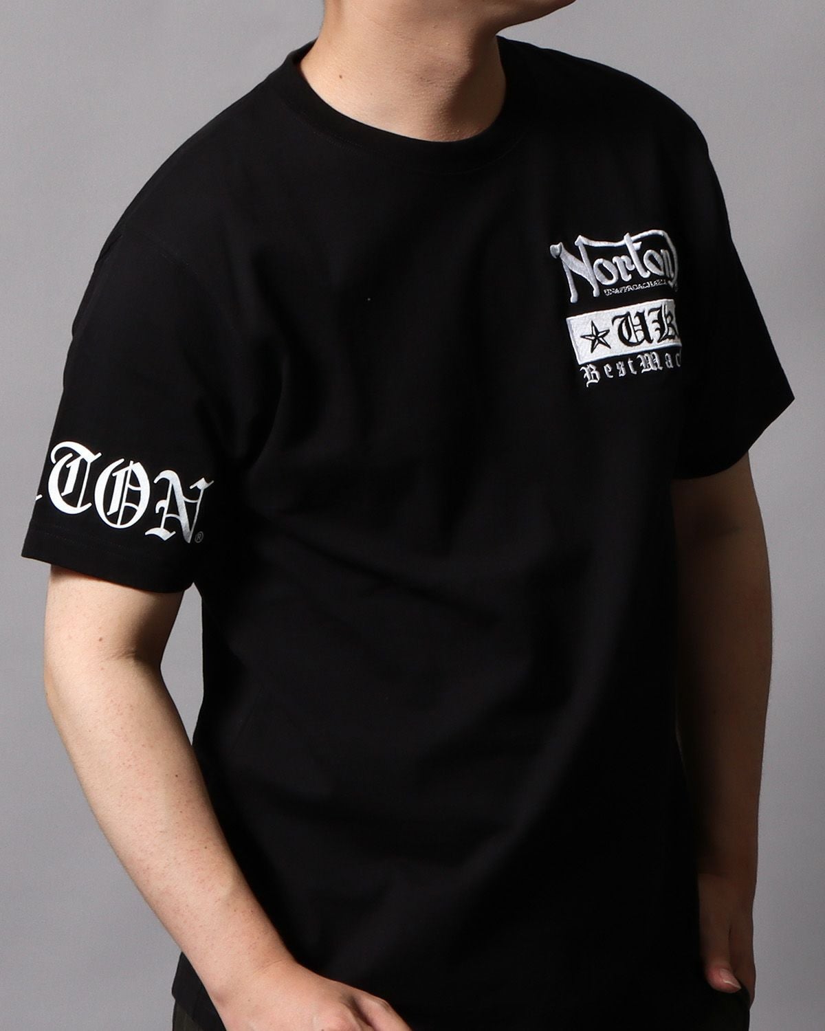 ブラック：178cm/75kg(Lサイズ着用)