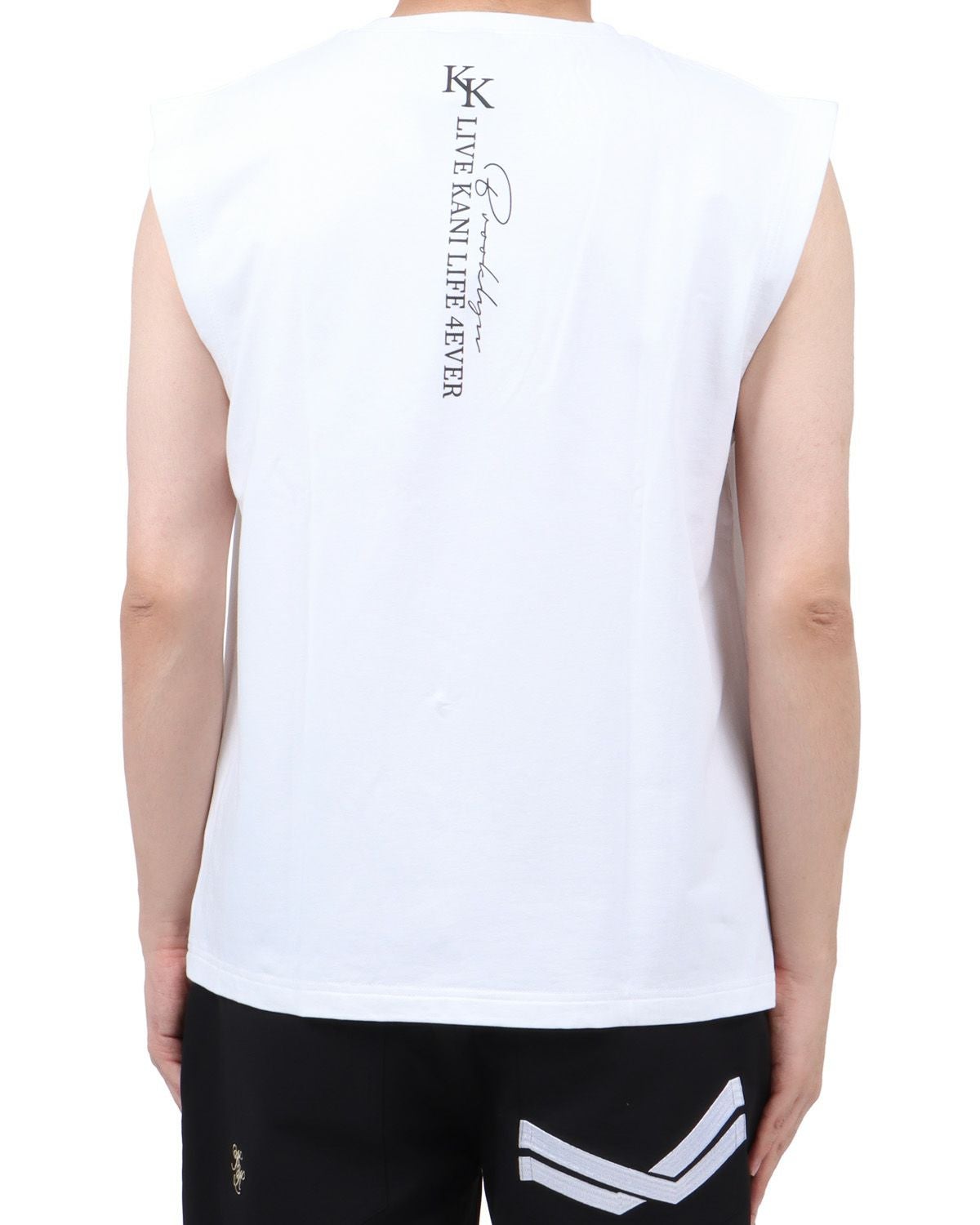 ホワイト：173cm63kg(Lサイズ着用)