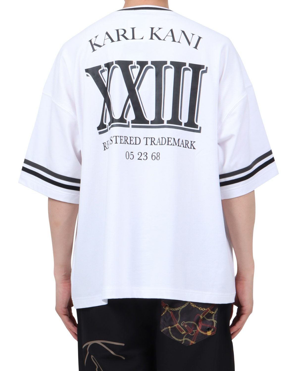 ホワイト：174cm62kg(Lサイズ着用)