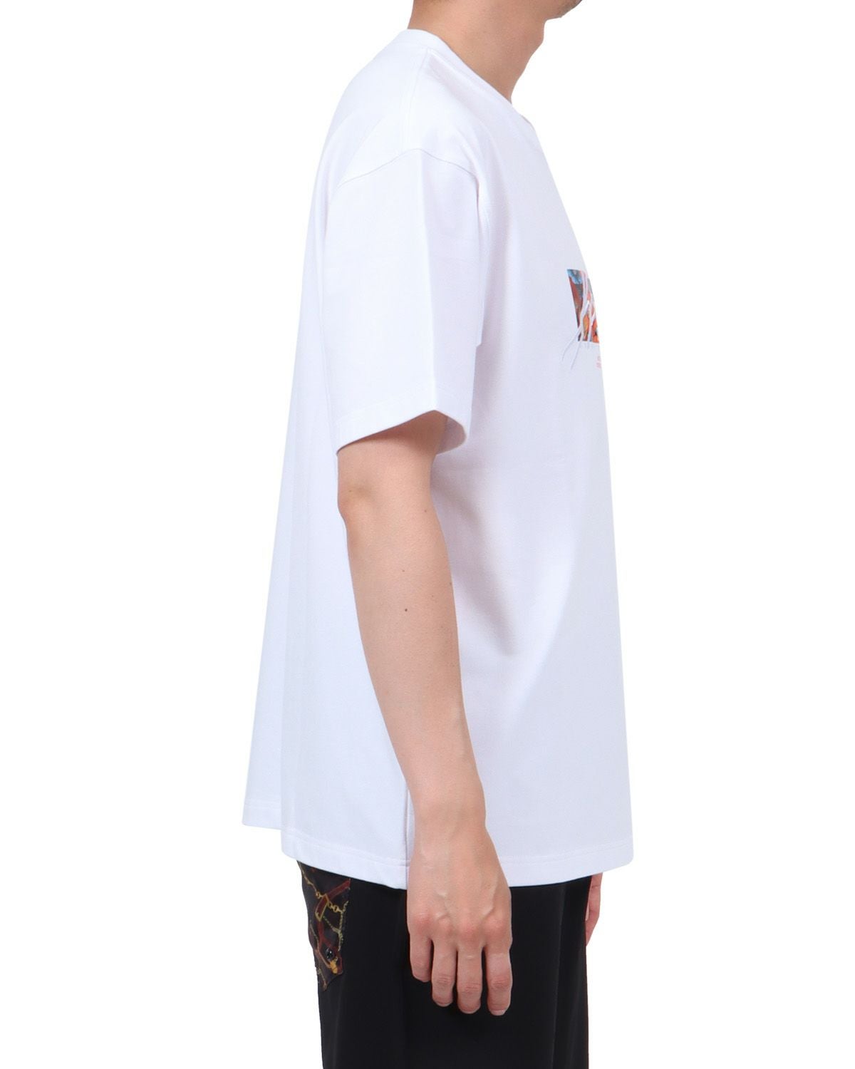 ホワイト：174cm62kg(Lサイズ着用)