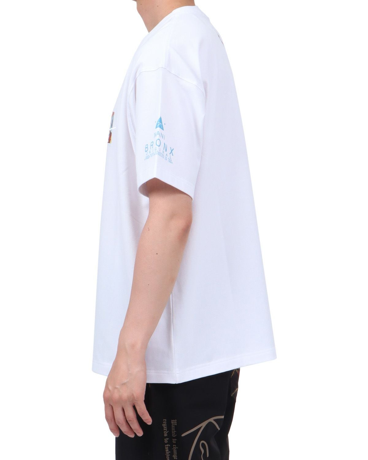 ホワイト：174cm62kg(Lサイズ着用)