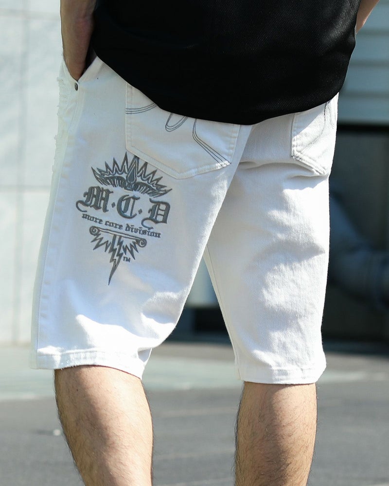 ホワイト:173cm/63kg(Lサイズ着用)