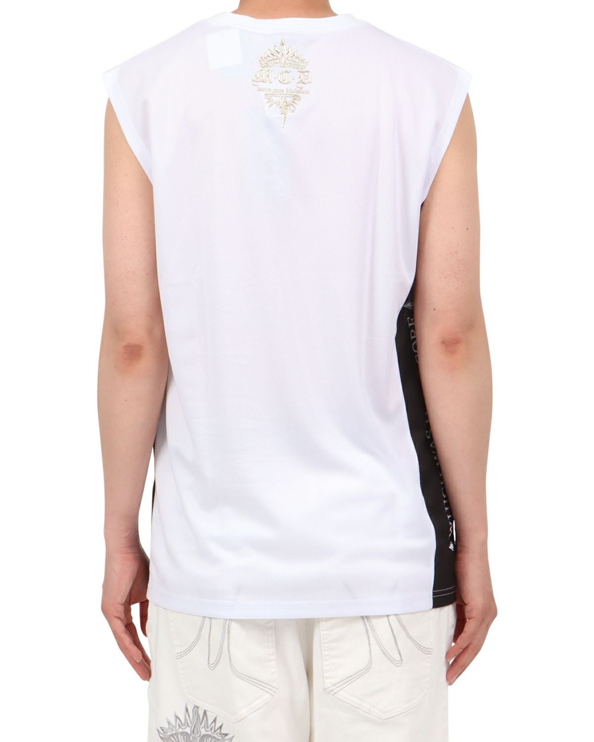 ホワイト：174cm62kg(Lサイズ着用)