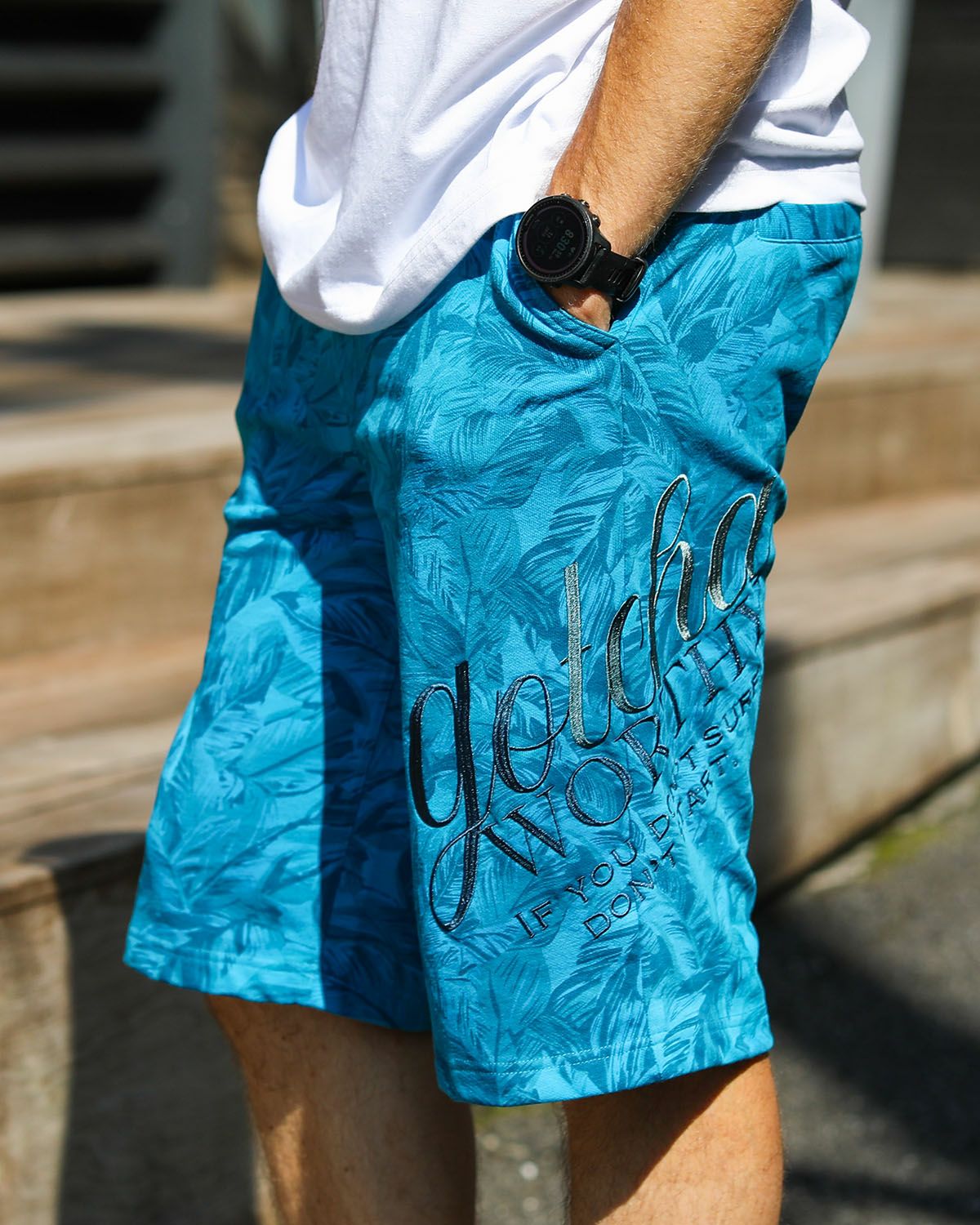 ターコイズ：183cm/70kg(Lサイズ着用)