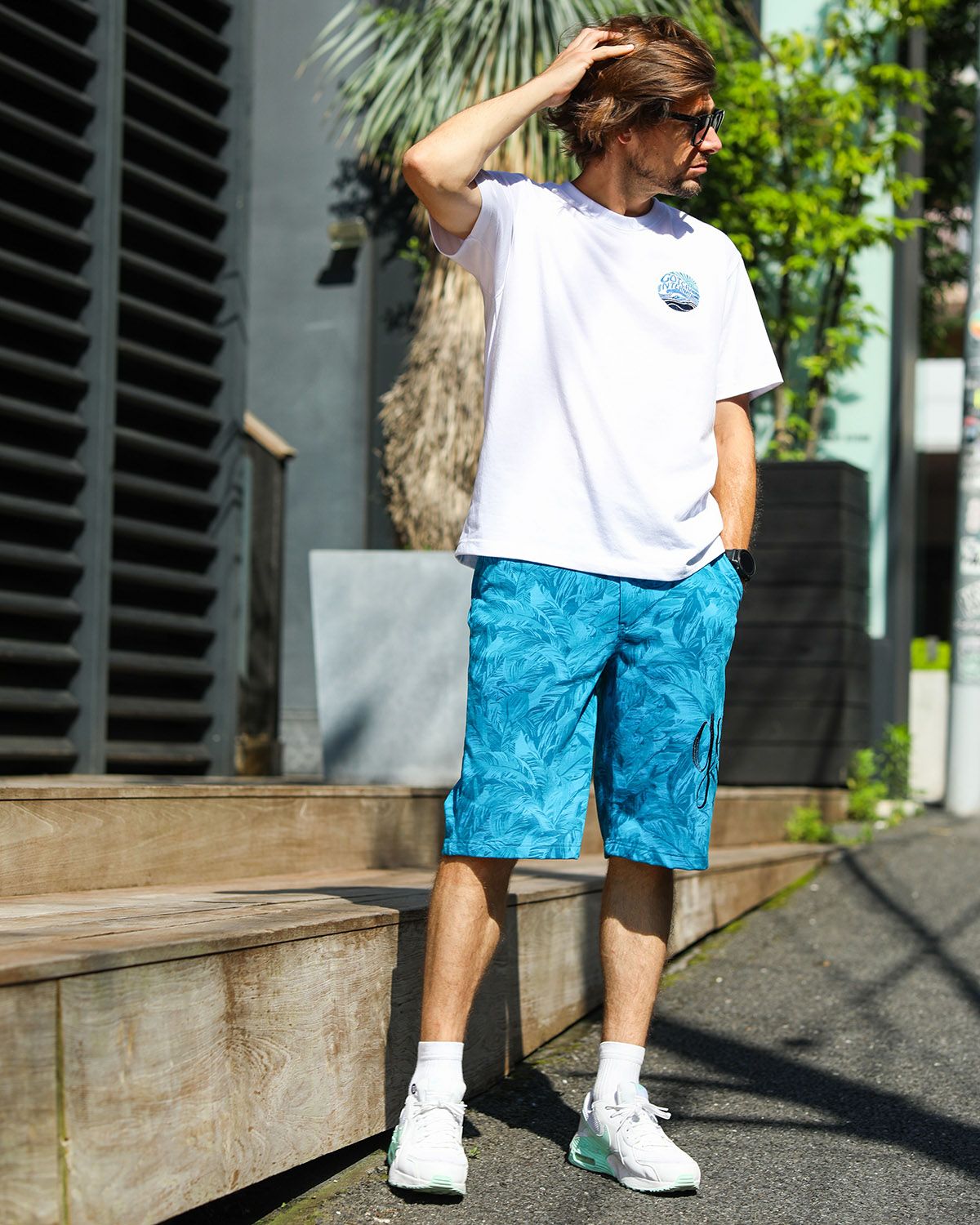 ターコイズ：183cm/70kg(Lサイズ着用)