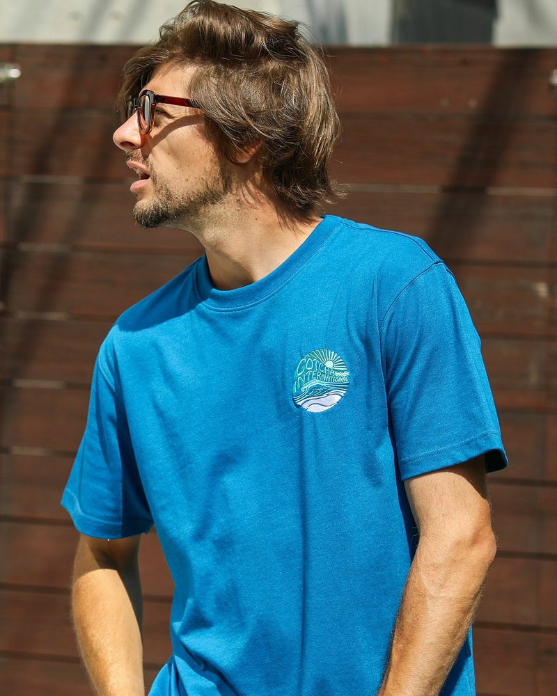 ブルー：183cm/70kg(Lサイズ着用)