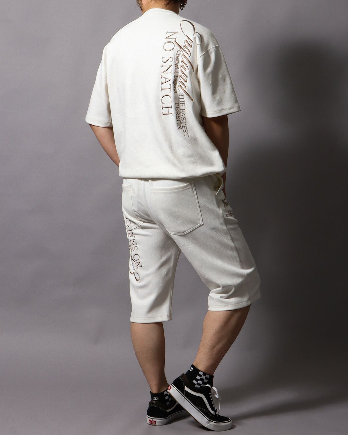 オフホワイト：178cm/75kg(Lサイズ着用)