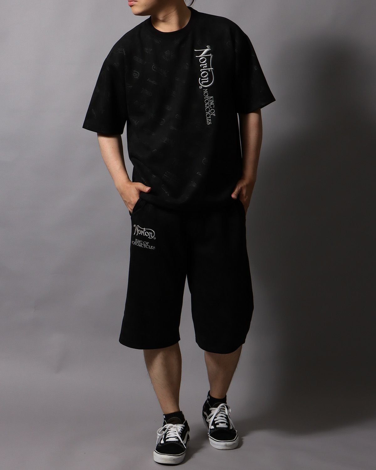 ブラック：178cm/75kg(Lサイズ着用)