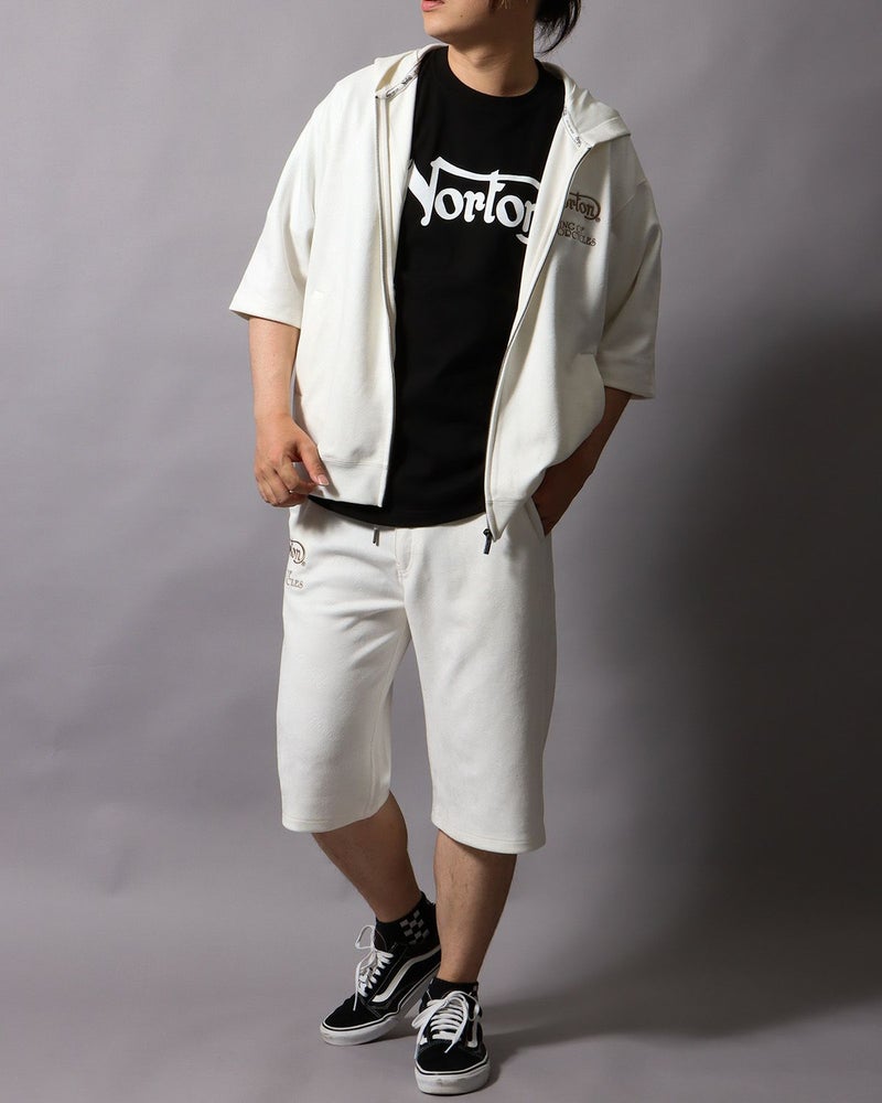 オフホワイト：178cm/75kg(Lサイズ着用)