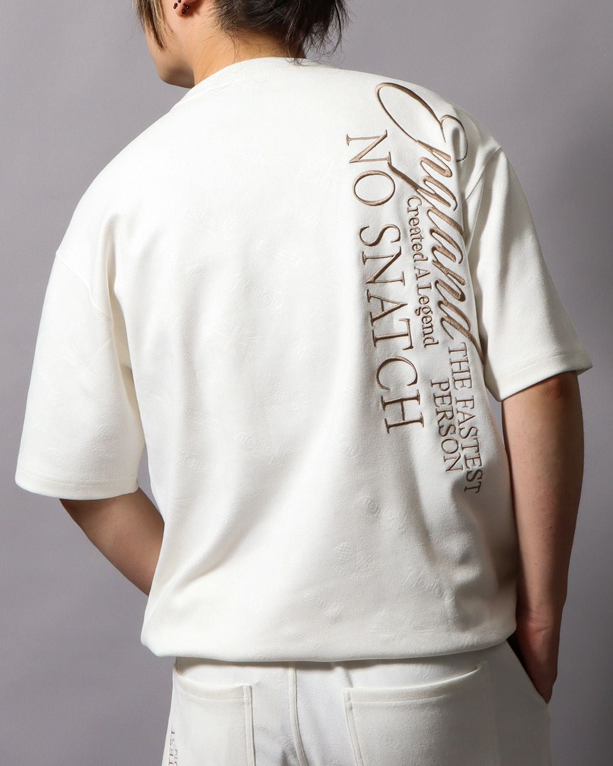 オフホワイト：178cm/75kg(Lサイズ着用)