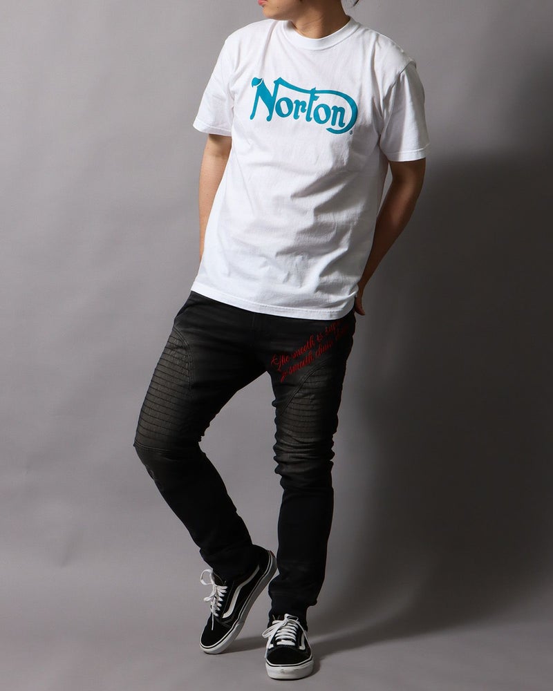 ホワイト：178cm/75kg(Lサイズ着用)