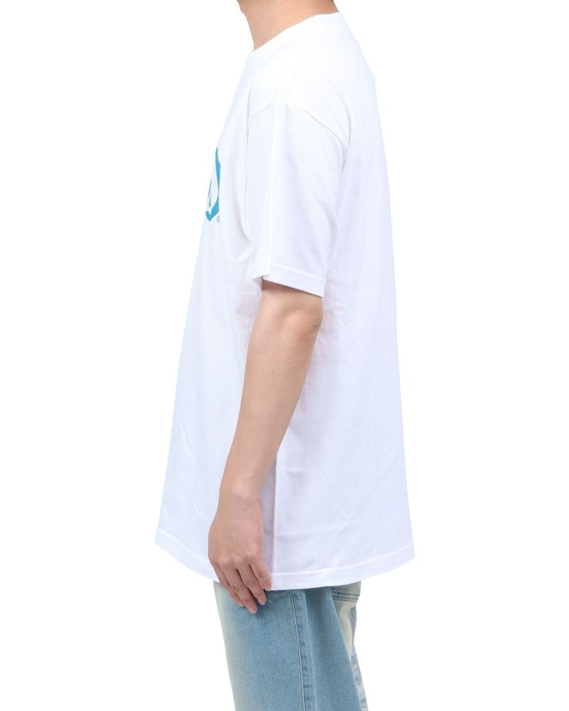 ホワイト：173cm63kg(Lサイズ着用)　