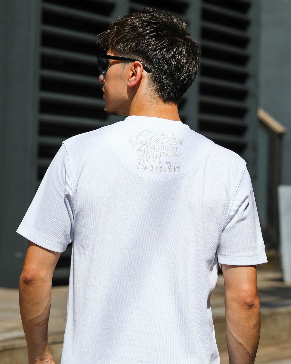 ホワイト:180cm70kg(Lサイズ着用)