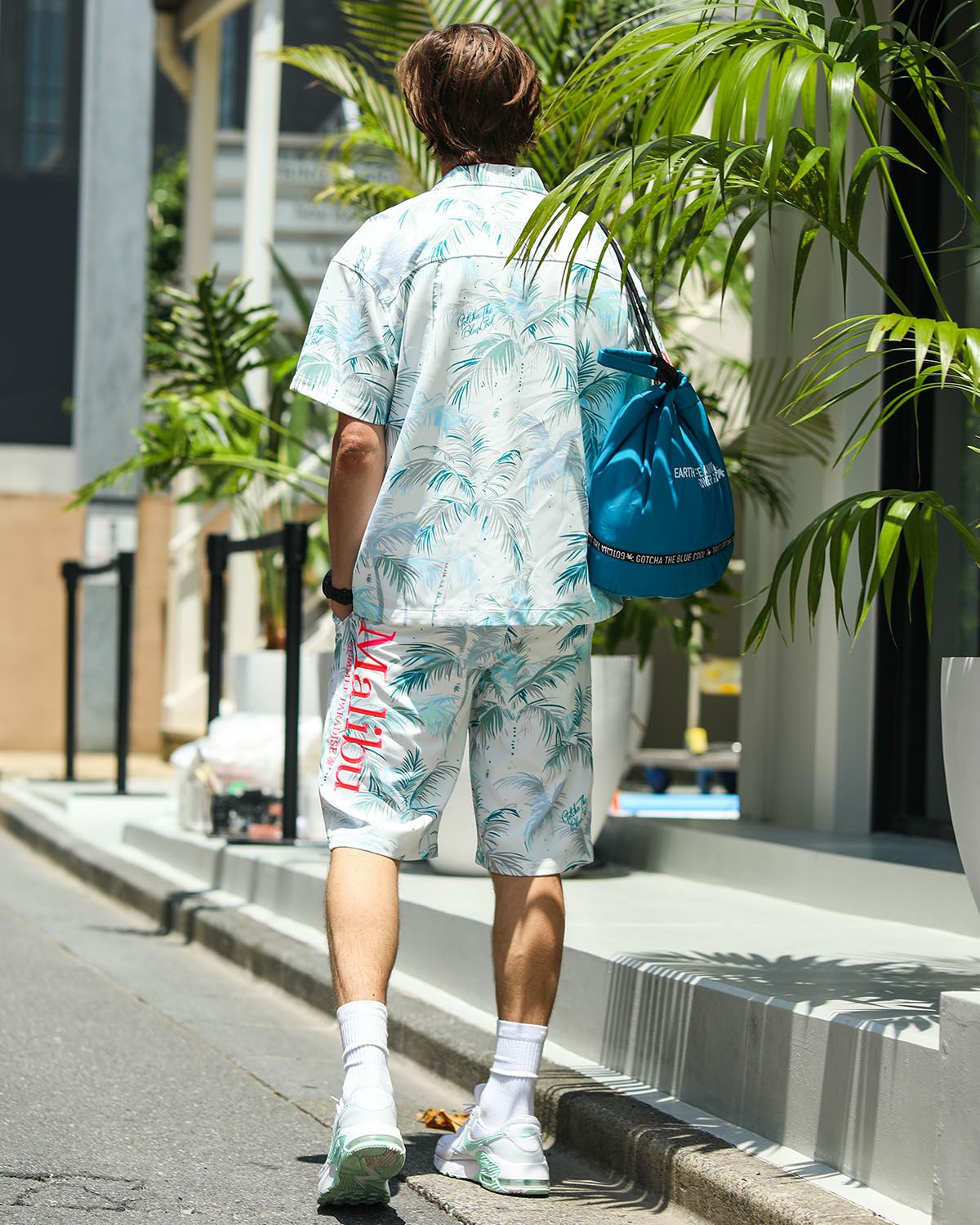 GOTCHA GOLF] ストレッチ ポイント ネオン アロハ ショーツ | PEET