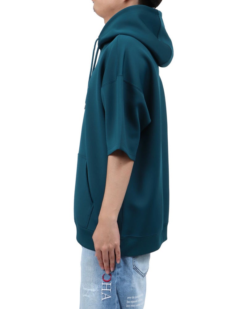 エメラルドグリーン：173cm63kg(Lサイズ着用)