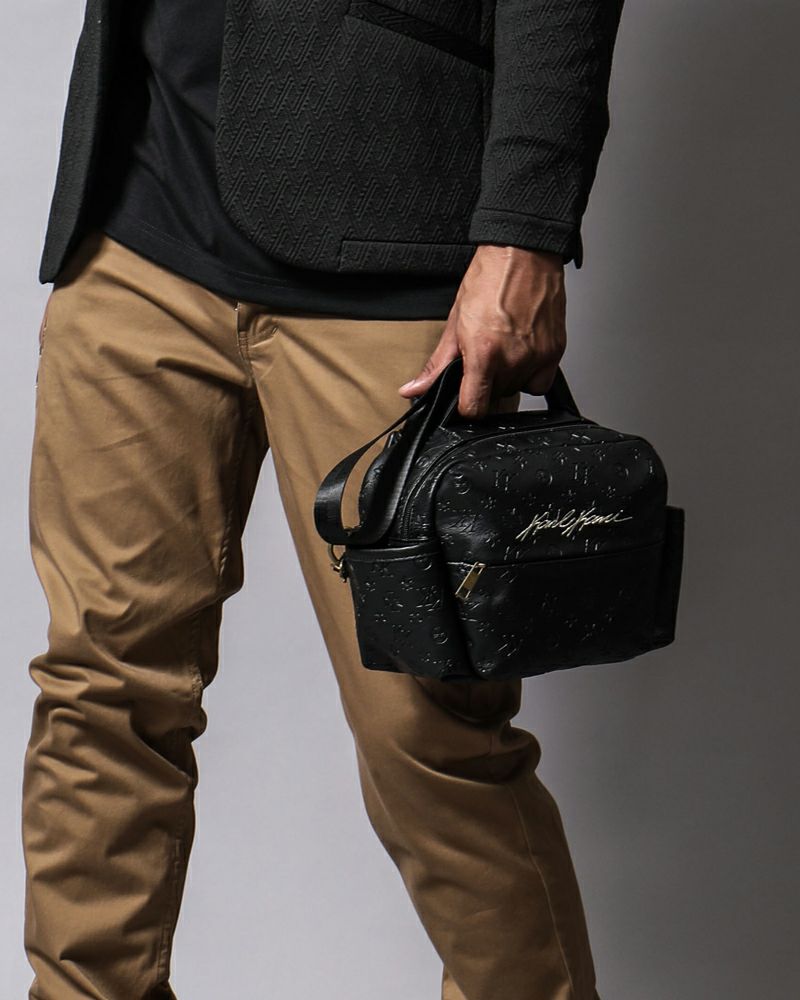 カールカナイ モノグラム PU ボディバッグ　ブラック　ショルダー Karl Kani] モノグラム PU ボディバッグ | PEET ONLINE STORE