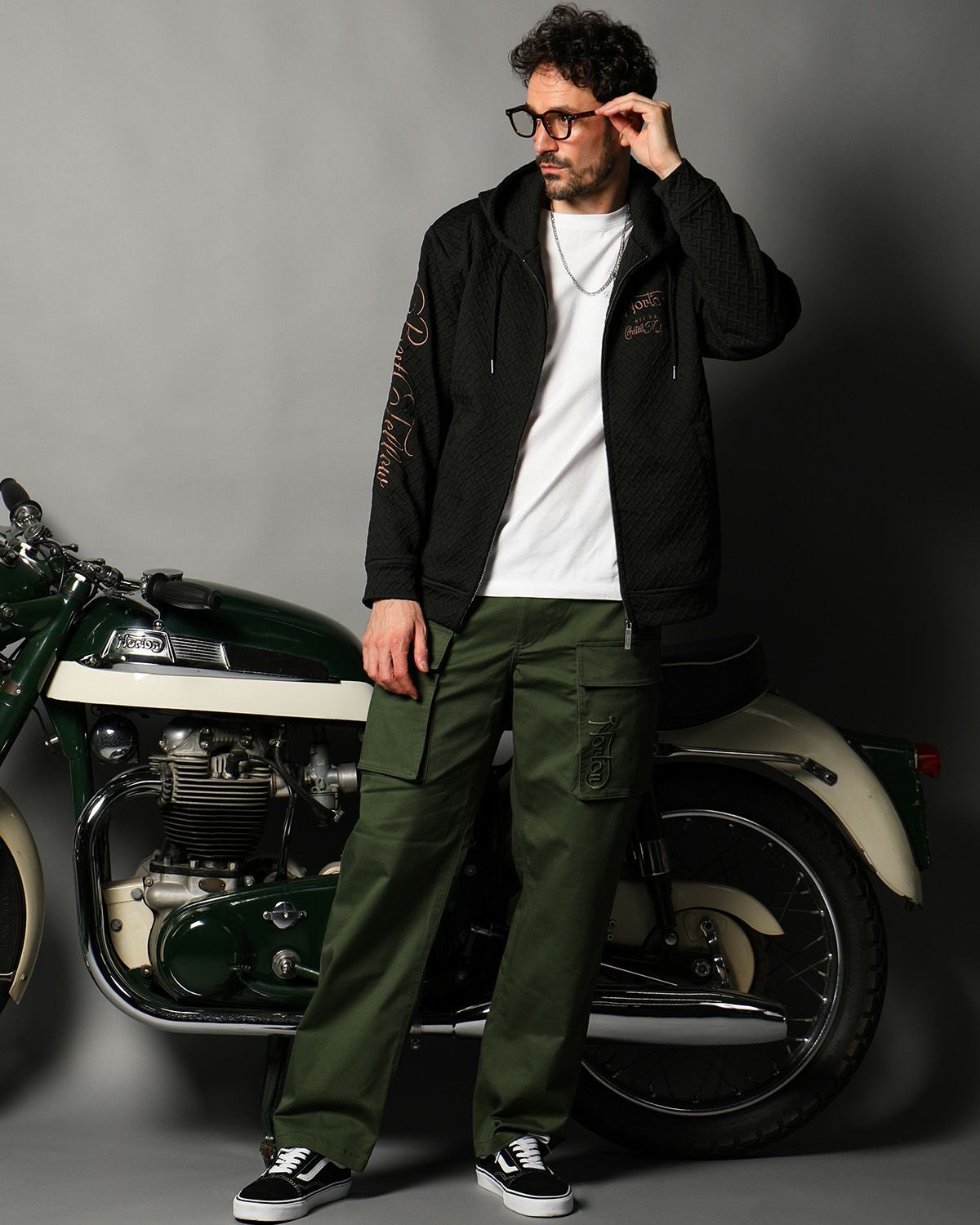 モスグリーン：186cm(Lサイズ着用)