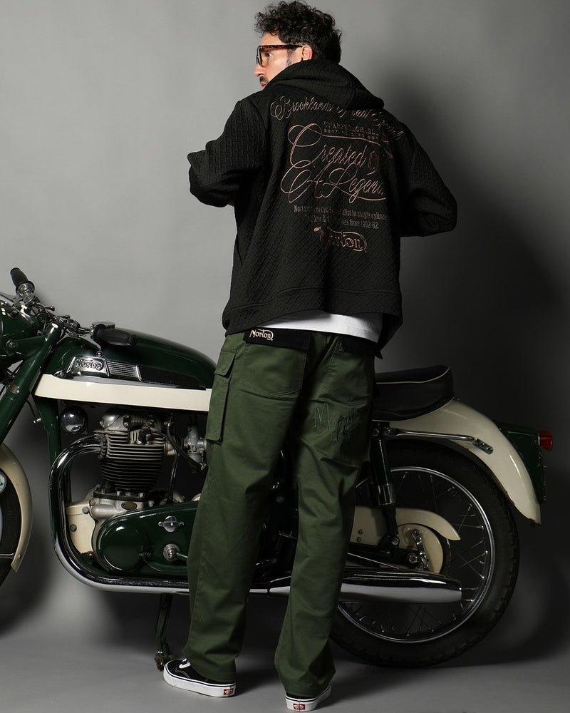 モスグリーン：186cm(Lサイズ着用)