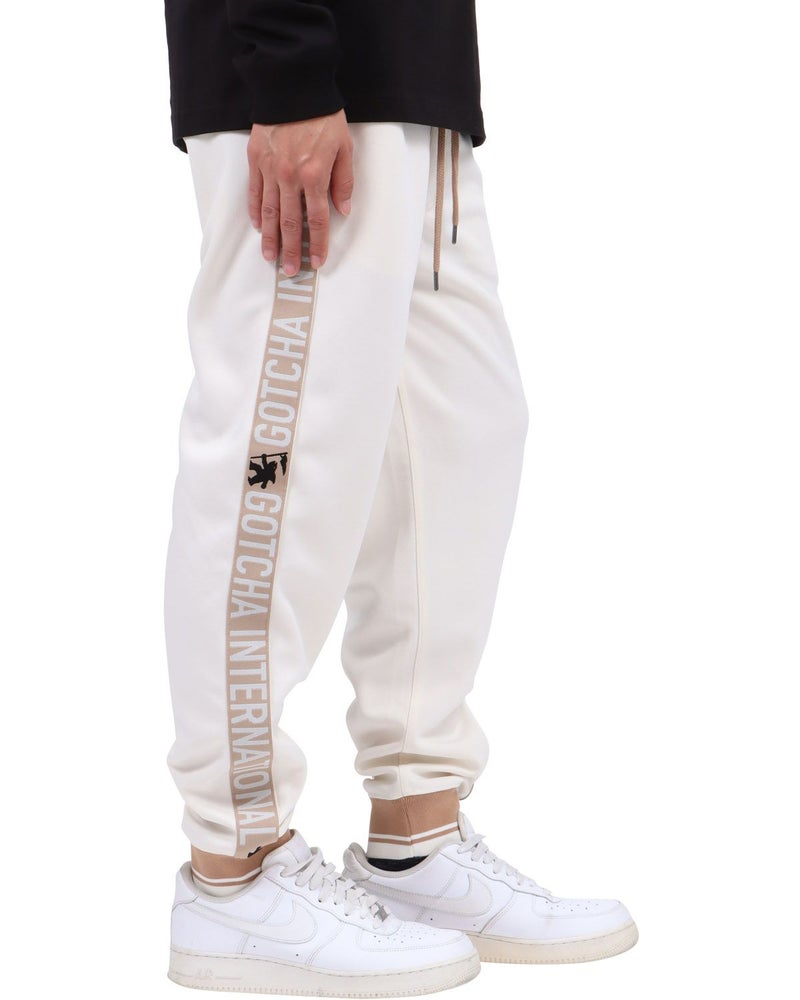 オフホワイト：174cm62kg(Lサイズ着用)