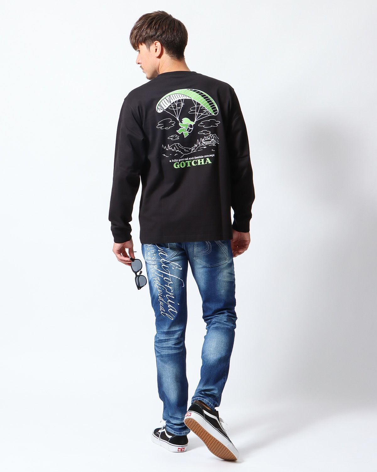 ブラック：180cm/70kg(Lサイズ着用)