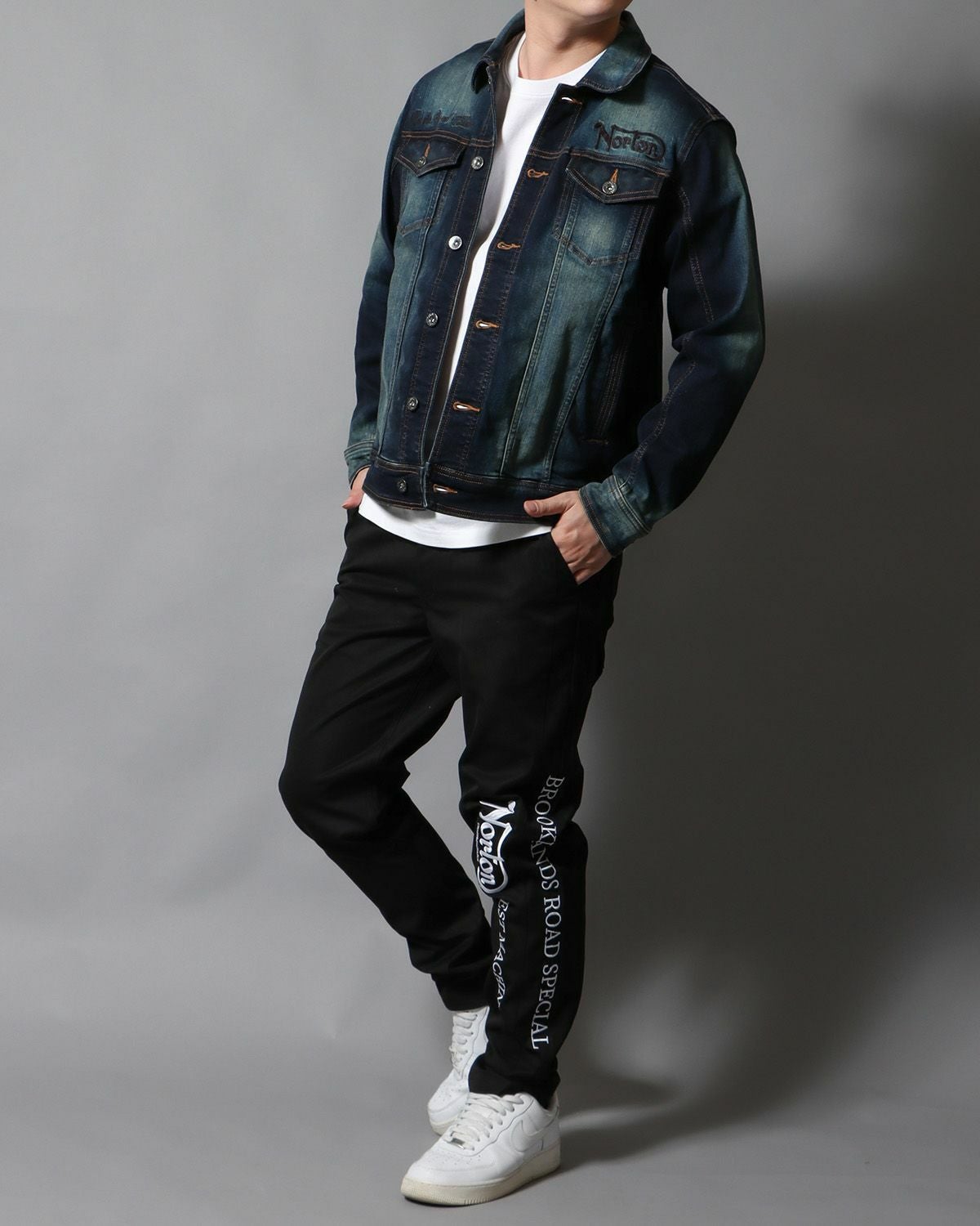 インディゴ：178cm/75kg(Lサイズ着用)