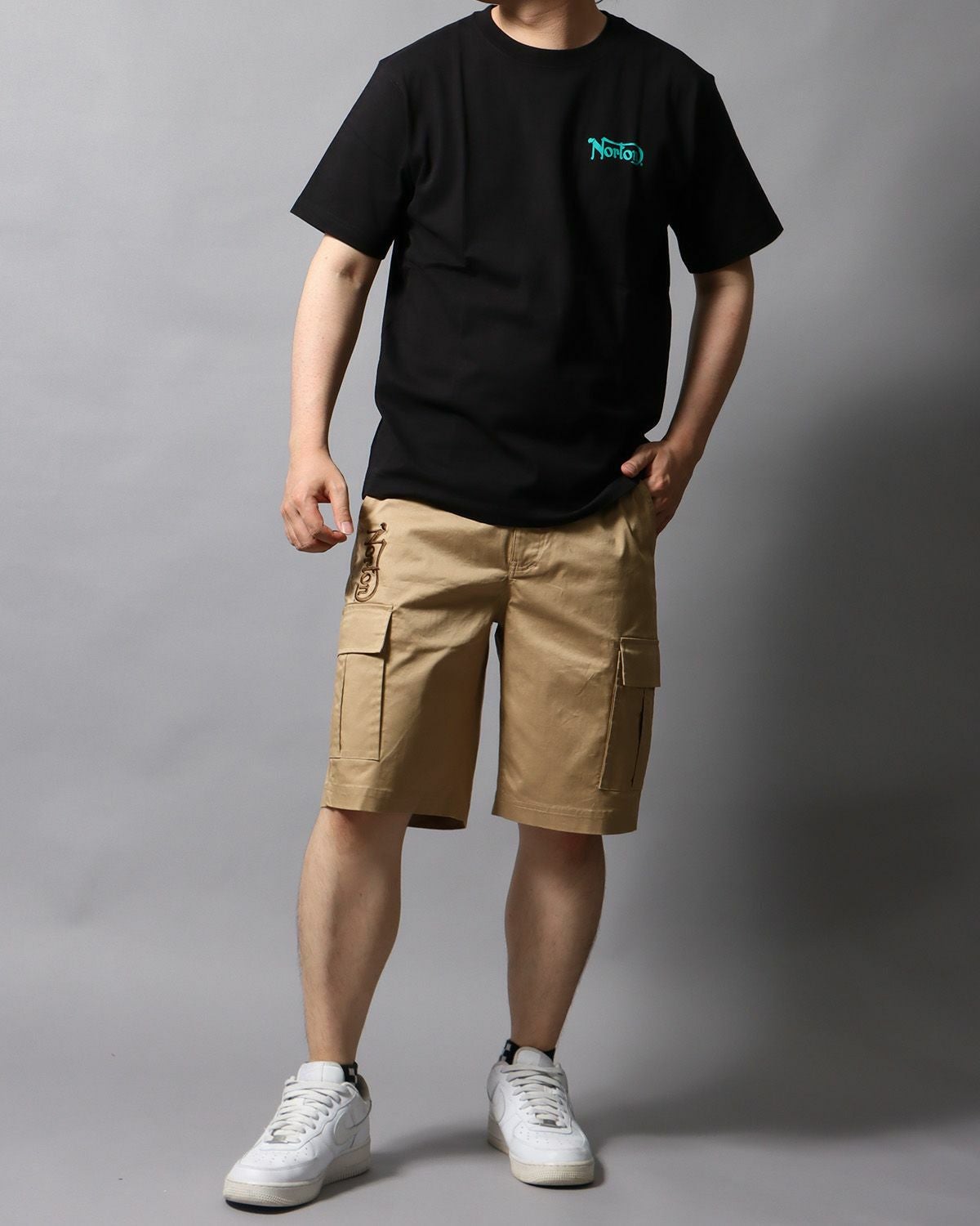 ベージュ：178cm/75kg(Lサイズ着用)