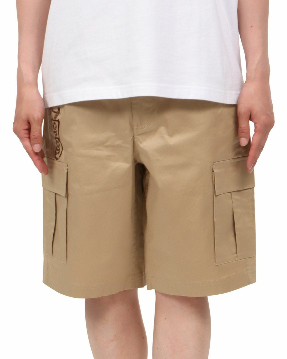 ベージュ：174cm62kg(Lサイズ着用)