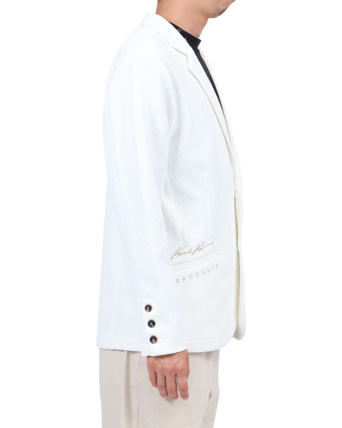 オフホワイト：174cm62kg(Lサイズ着用)