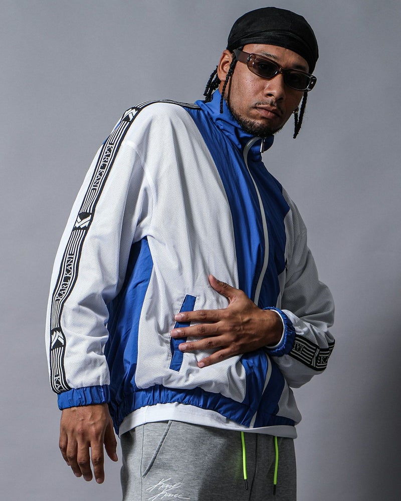 ホワイト：180cm(XLサイズ着用)