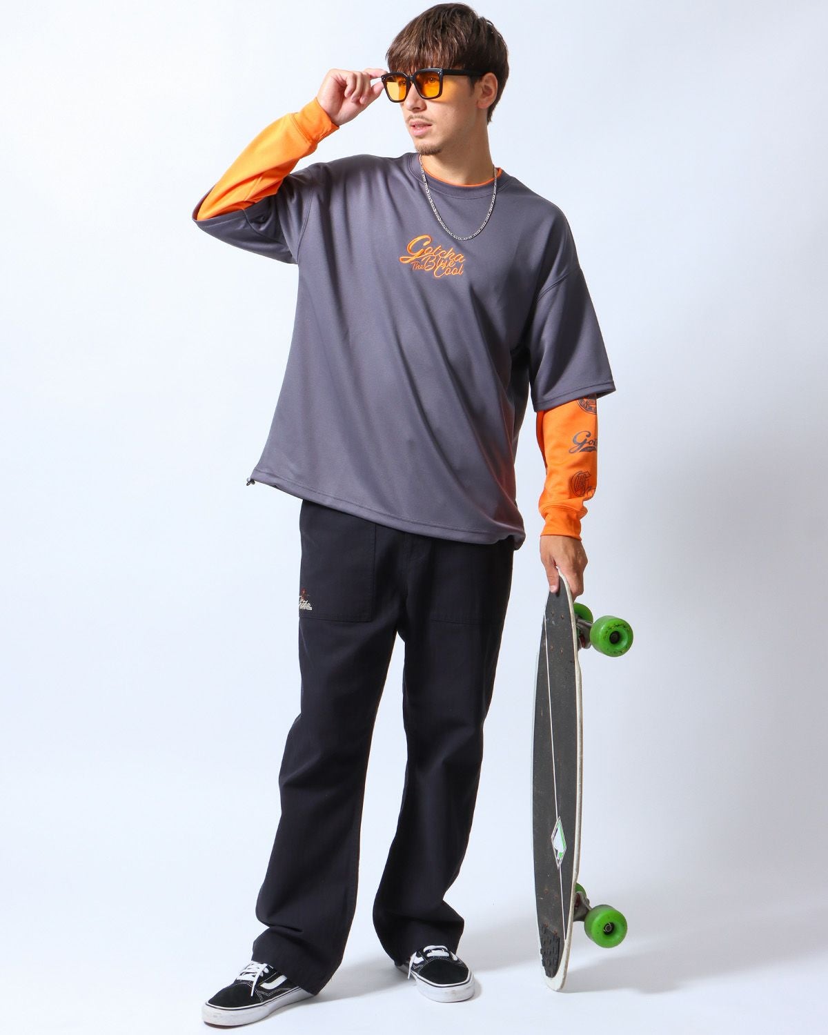 チャコール：180cm/70kg(Lサイズ着用)