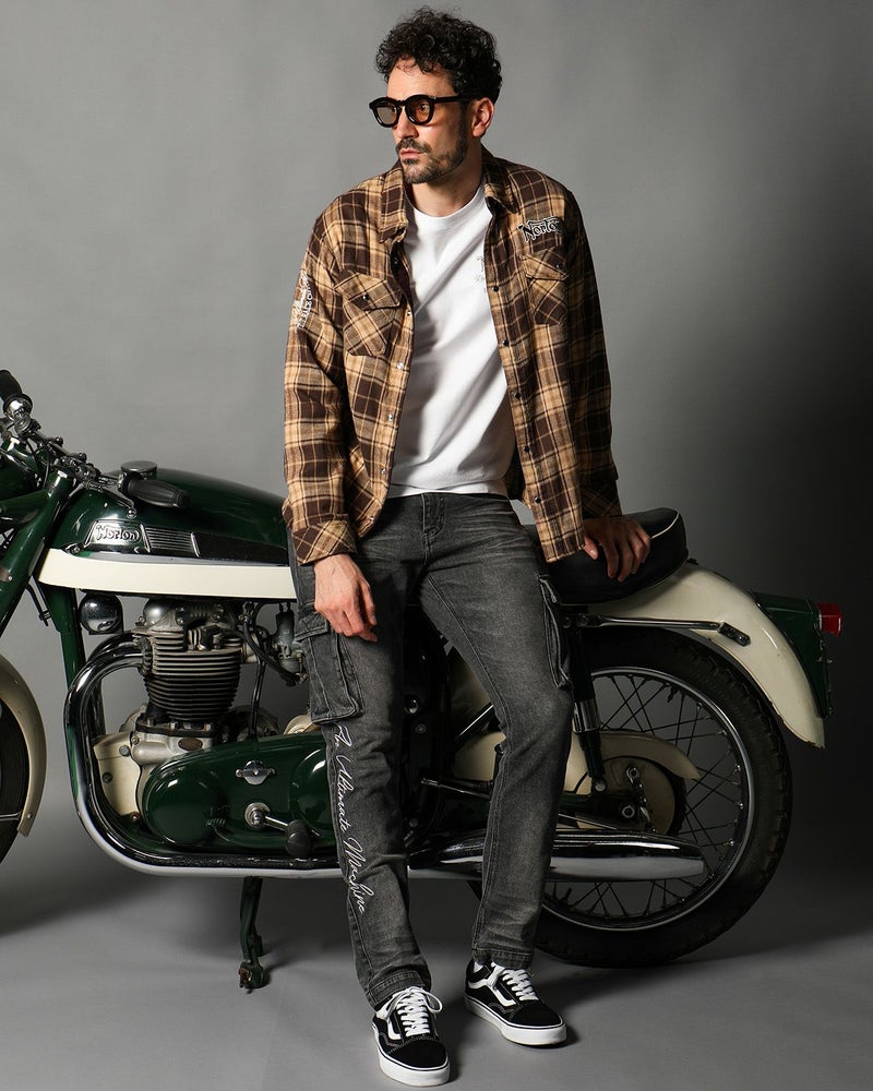 ブラウン：186cm(Lサイズ着用)