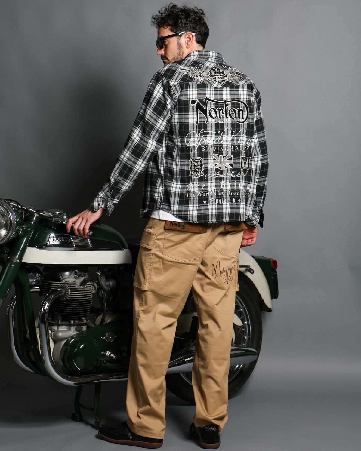 ブラック：186cm(Lサイズ着用)