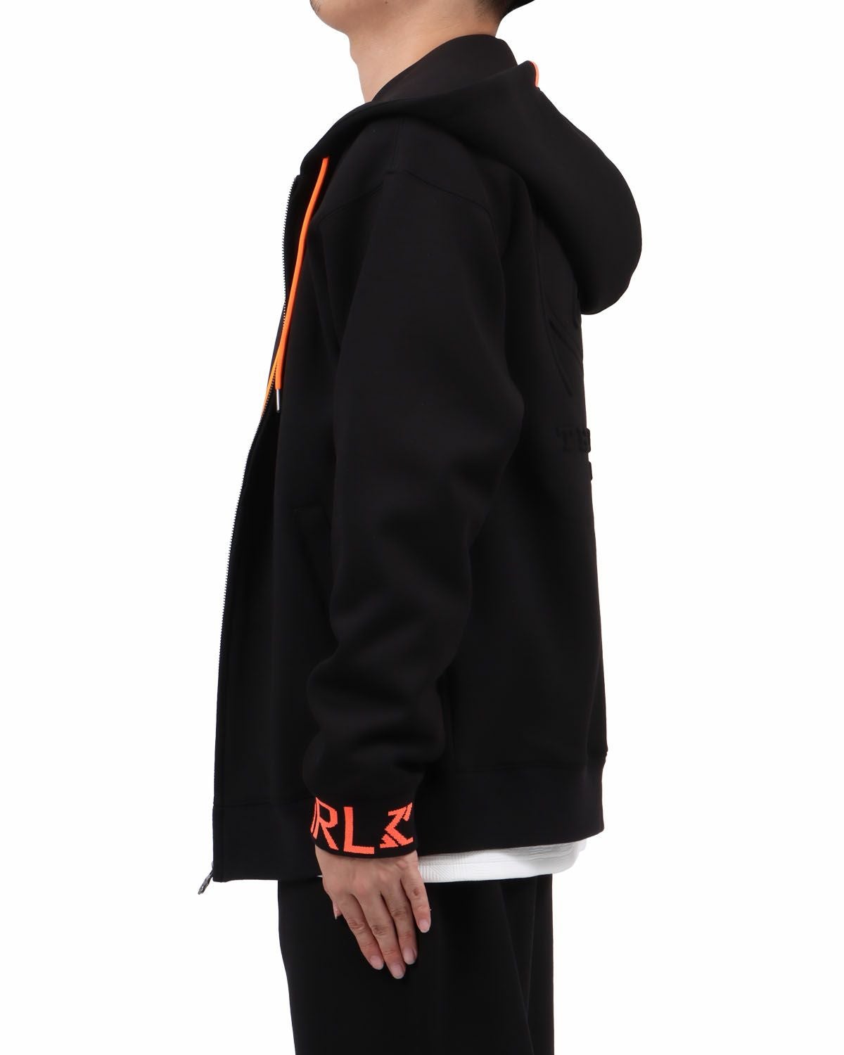 ブラック：173cm63kg(Lサイズ着用)