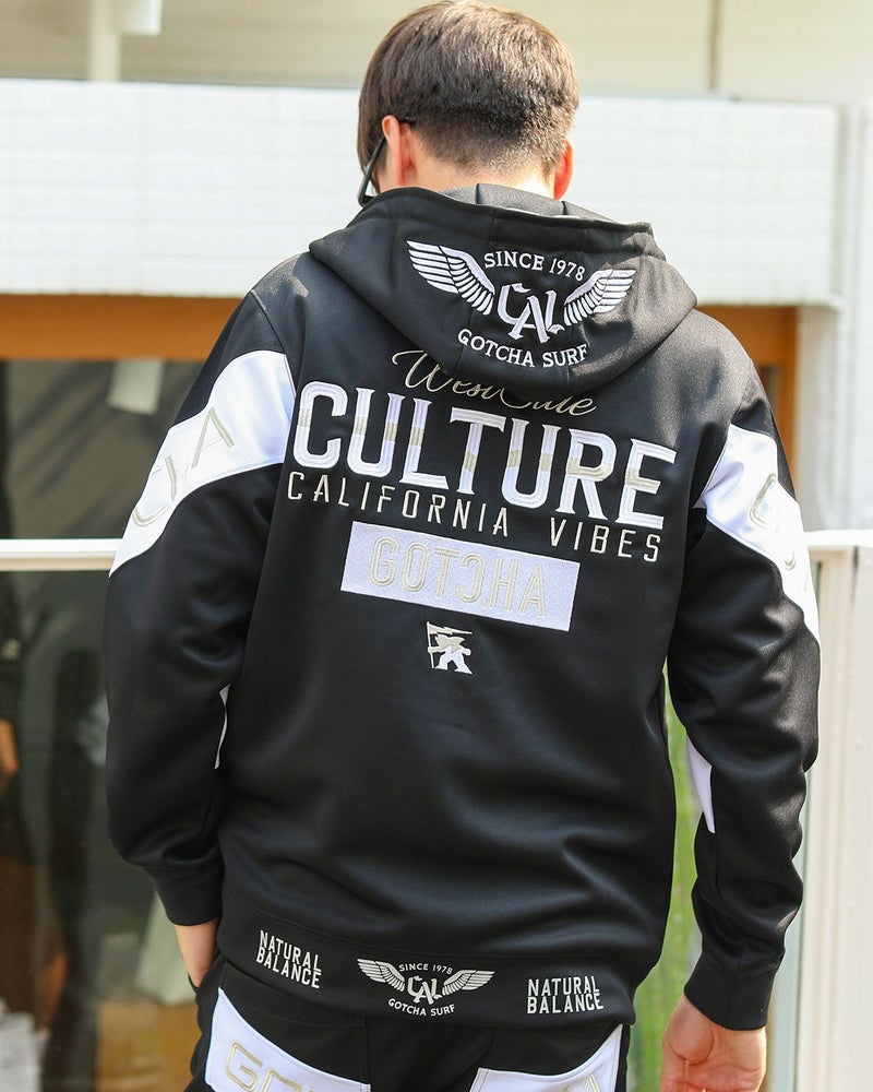 ブラック：180cm/70kg(Lサイズ着用)