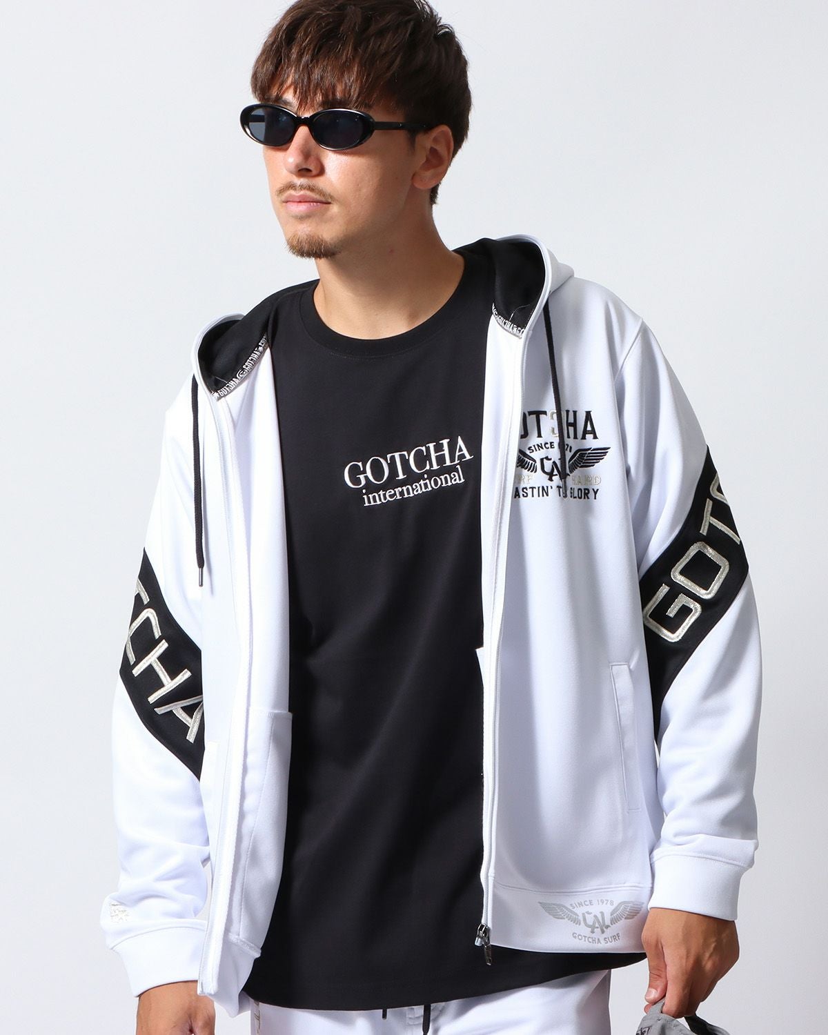 ホワイト：180cm/70kg(Lサイズ着用)